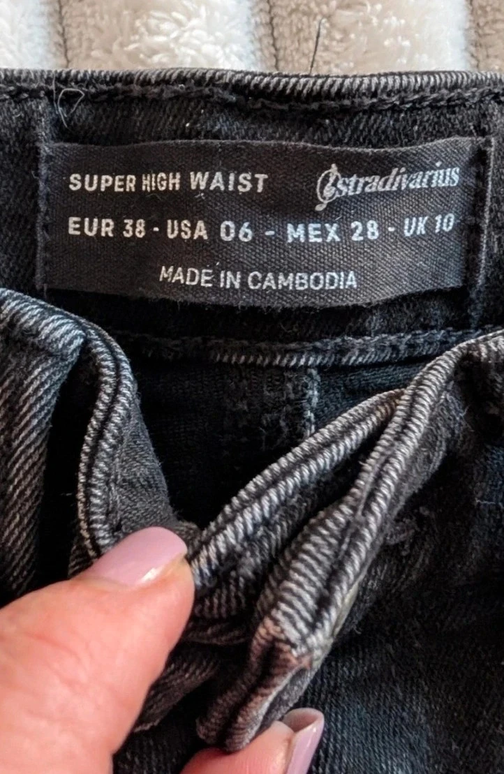 Magnífico Jean skinny cintura alta negro Stradivarius roto en la rodilla – photo 5